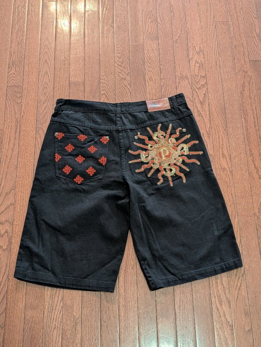 Y2K Pelle Pelle Baggy Embroidered Rhinestone Jorts - Size 36x14